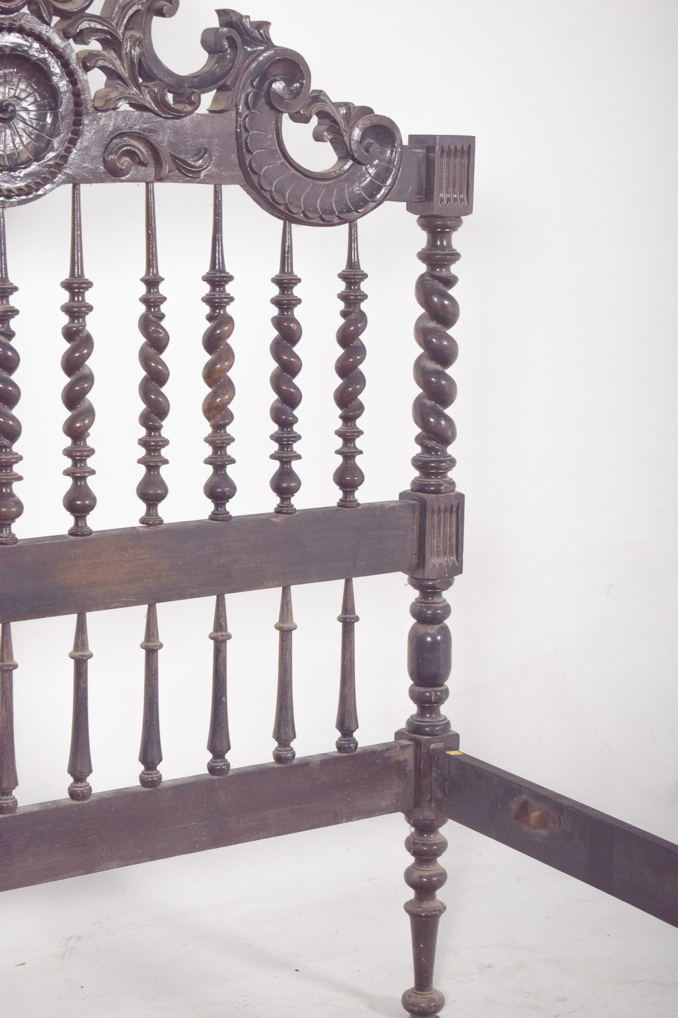 Portuguese Carved and Turned Double Bed, 1910 - 5