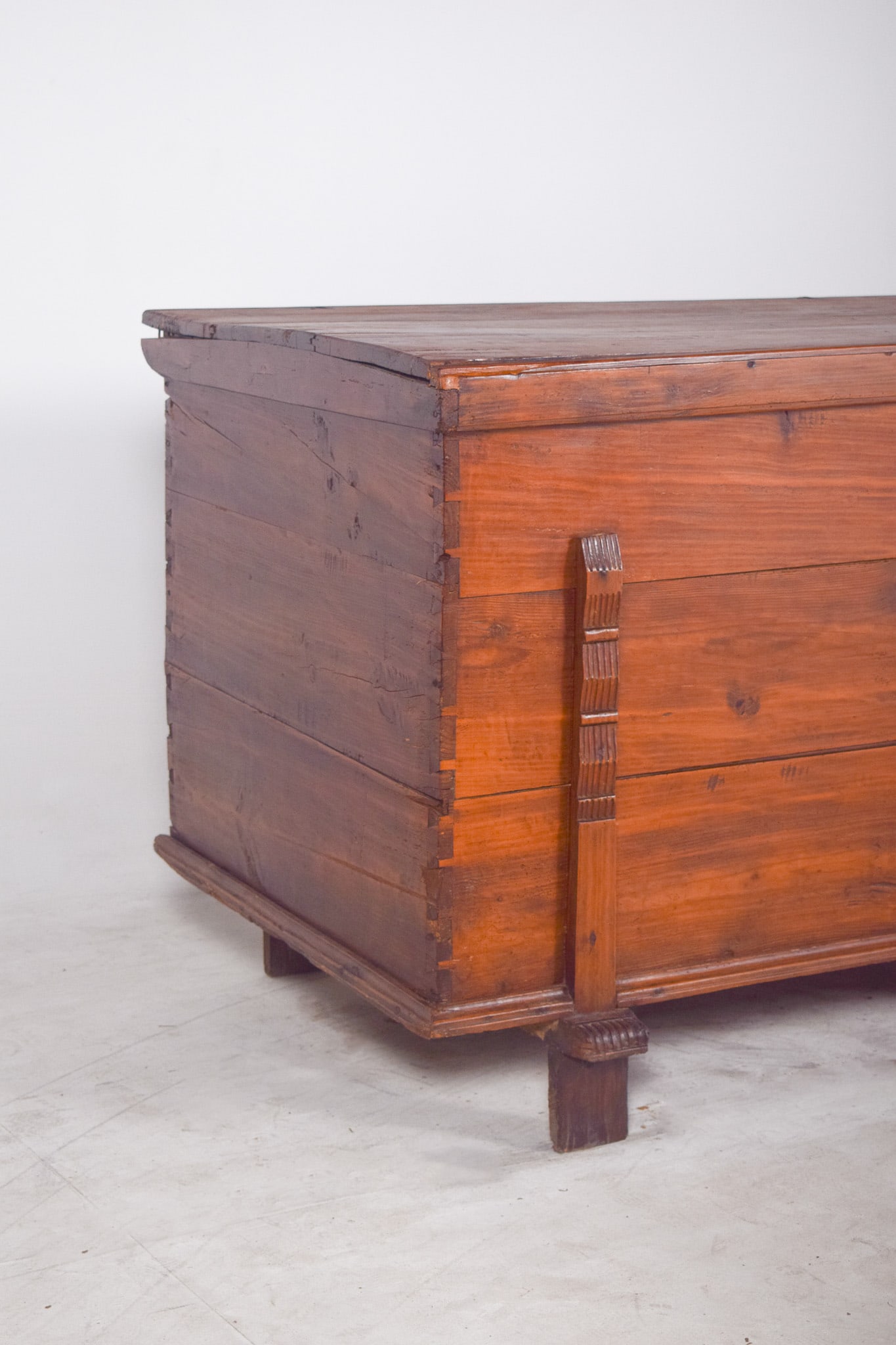 Large Portuguese Pine Chest, 1890s - 3