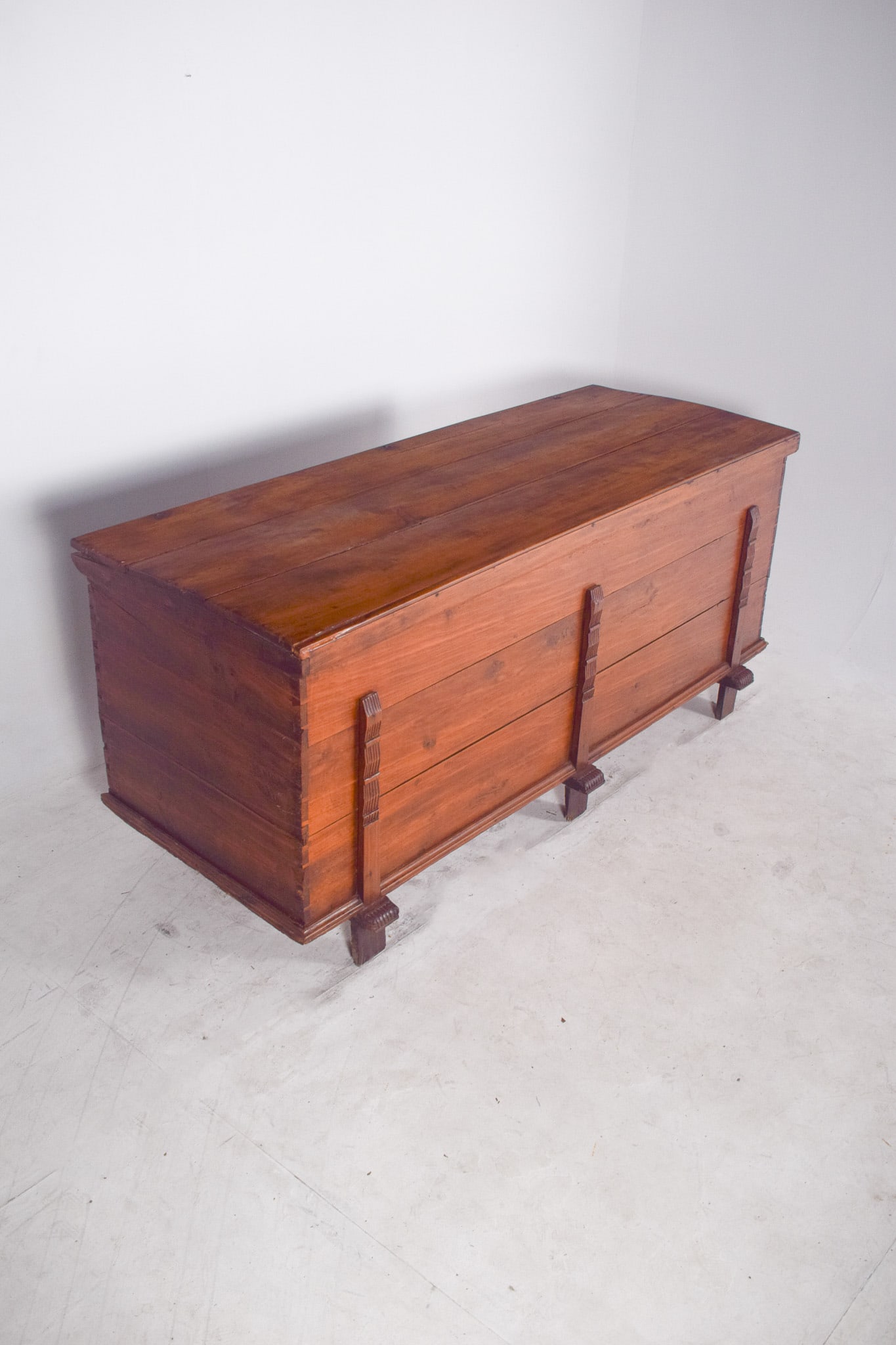 Large Portuguese Pine Chest, 1890s - 6
