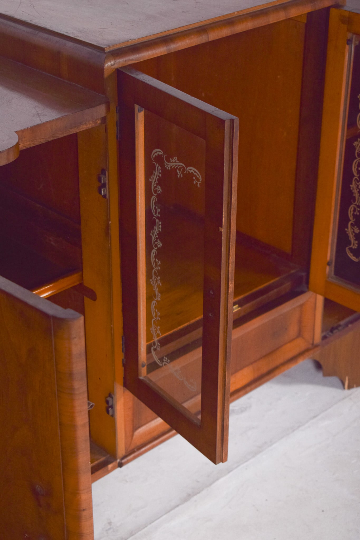 European Art Deco Sideboard with Bar, 1920s - 11