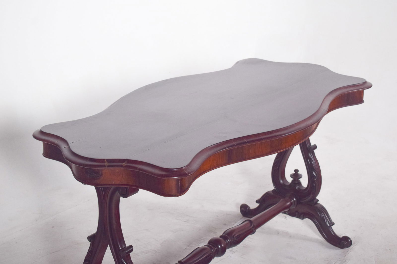 English Victorian Coffee Table in Rosewood, 1890s - 2
