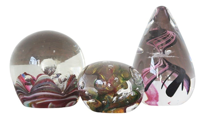 Vintage Paperweight Ball, Italy, 1970, Set of 3: Fancy, artistic and joyful! These vintage paperweights were handcrafted by a master glassblower . This is not only a practical office item, but also a small work of art - elegant, sophisticated and