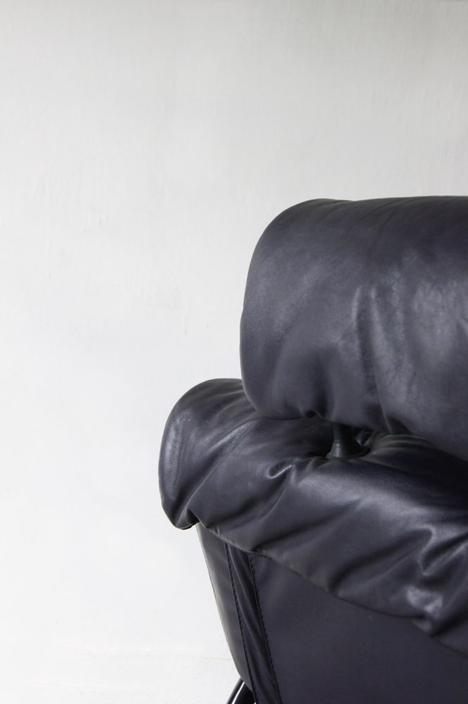 Vintage Italian Lounge Chair in Leather - 8