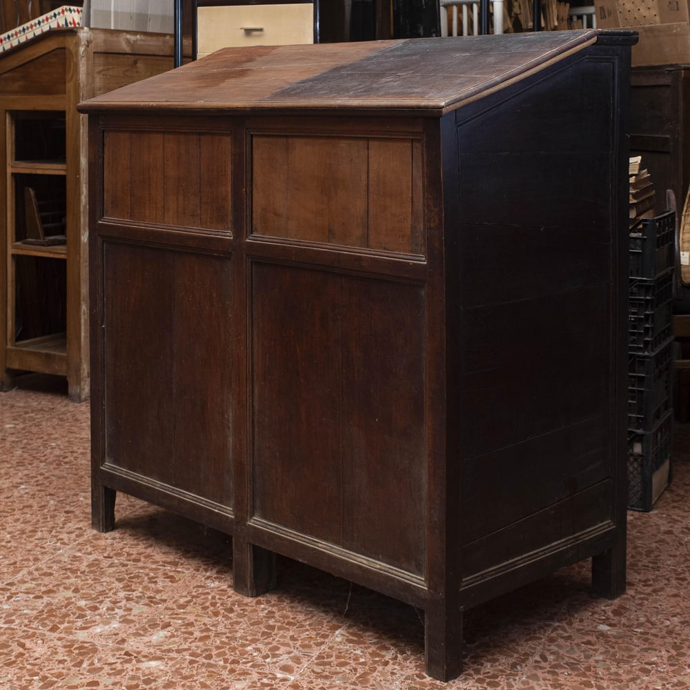Sideboard in Cherry, 1700s - 3