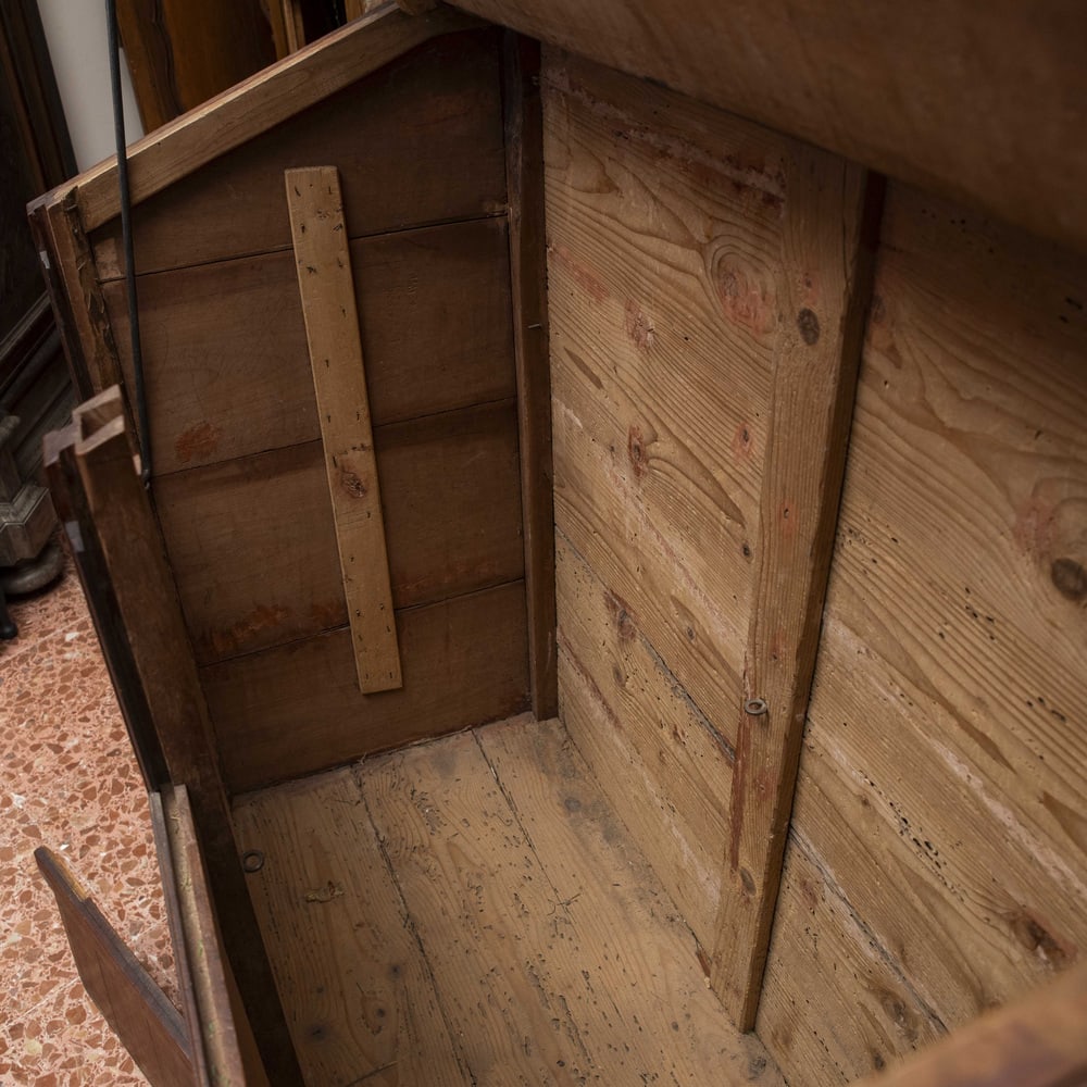 Sideboard in Cherry, 1700s - 7