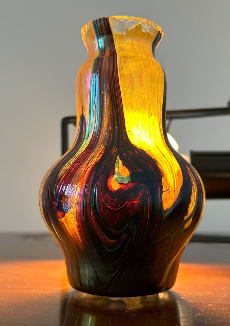 Art Nouveau Iridescent Glass Vase, 1890s - 12