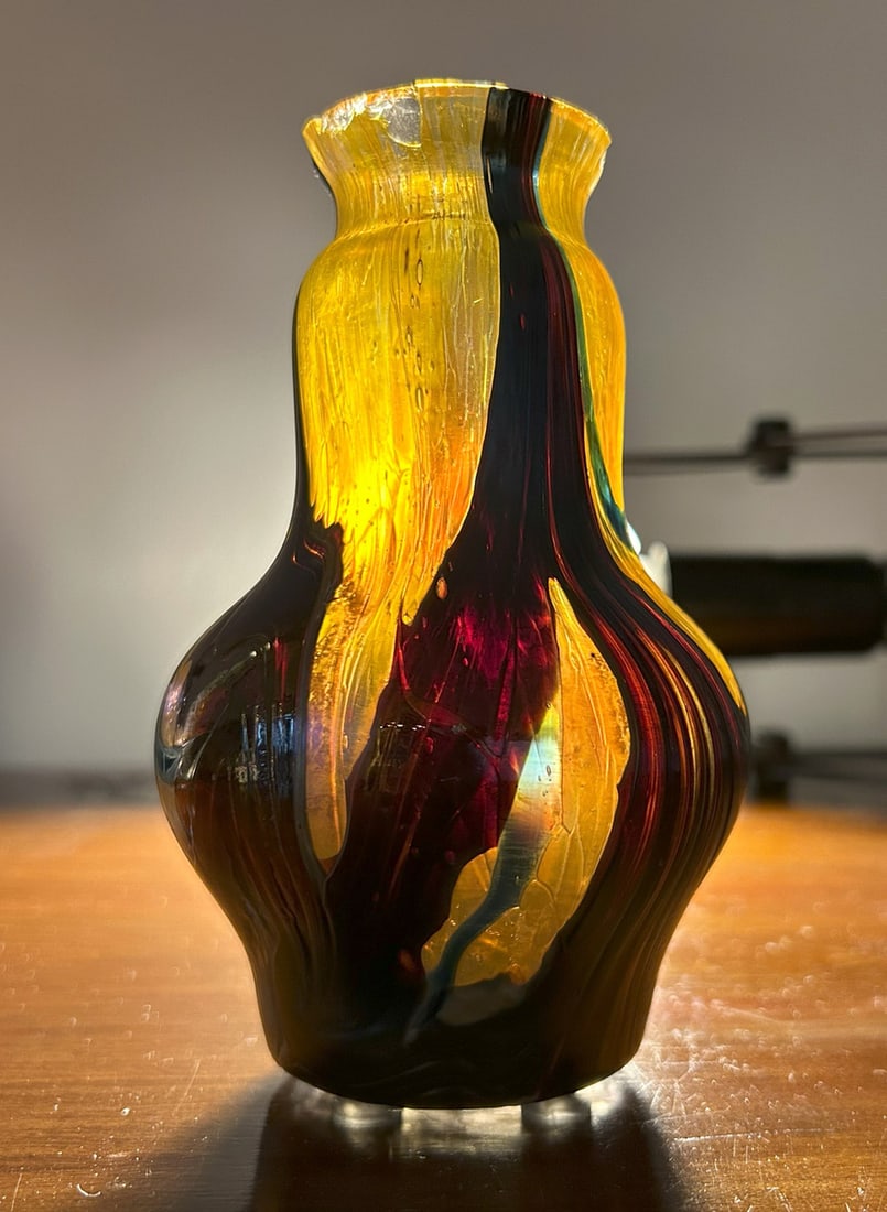 Art Nouveau Iridescent Glass Vase, 1890s - 4