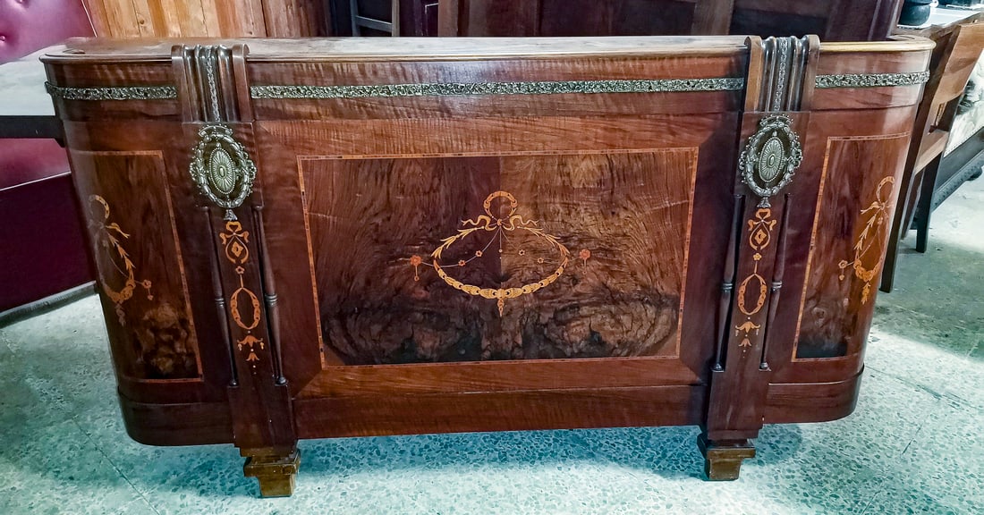 Double Bed with Inlays in Worked Brass from Liberty - 11