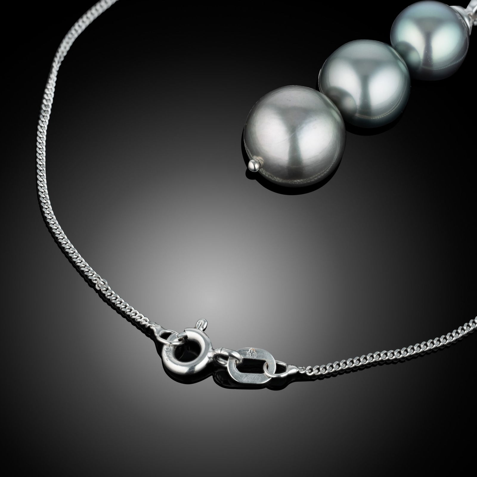 18 Carat Tahitian Graduated Pearl Pendant Necklace - 3