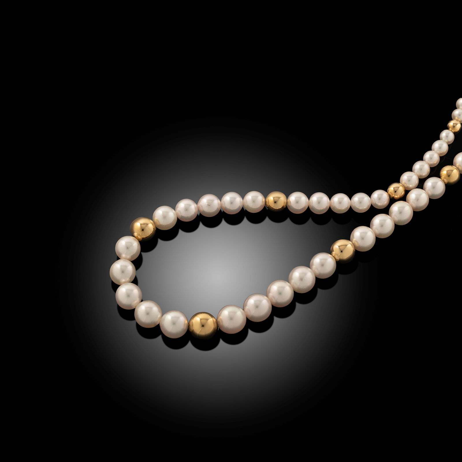 18 Carat Graduated Akoya Pearl And Bead Necklace - 3