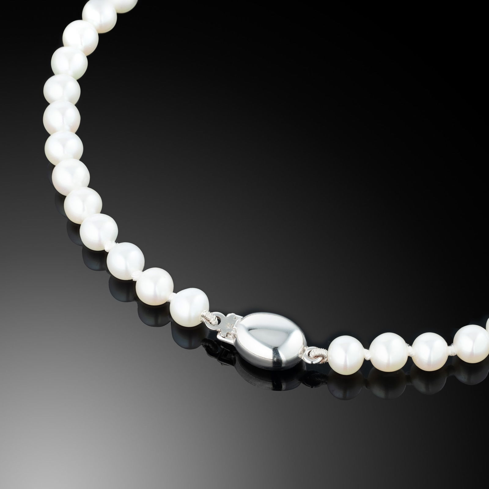 18 Carat Akoya Pearl And Diamond Halo Necklace - 3