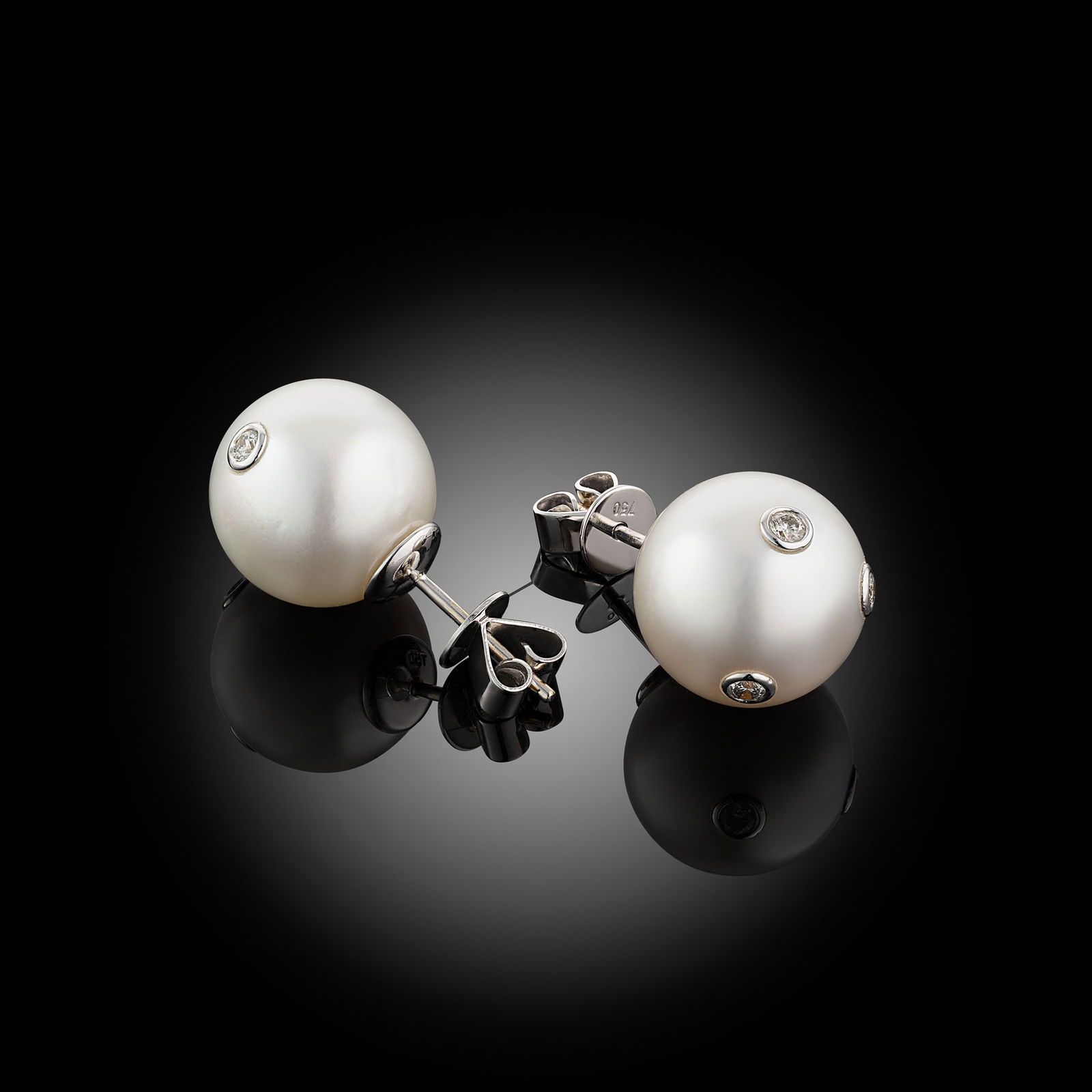 18 Carat Diamond Set South Sea Pearl Stud Earrings - 3
