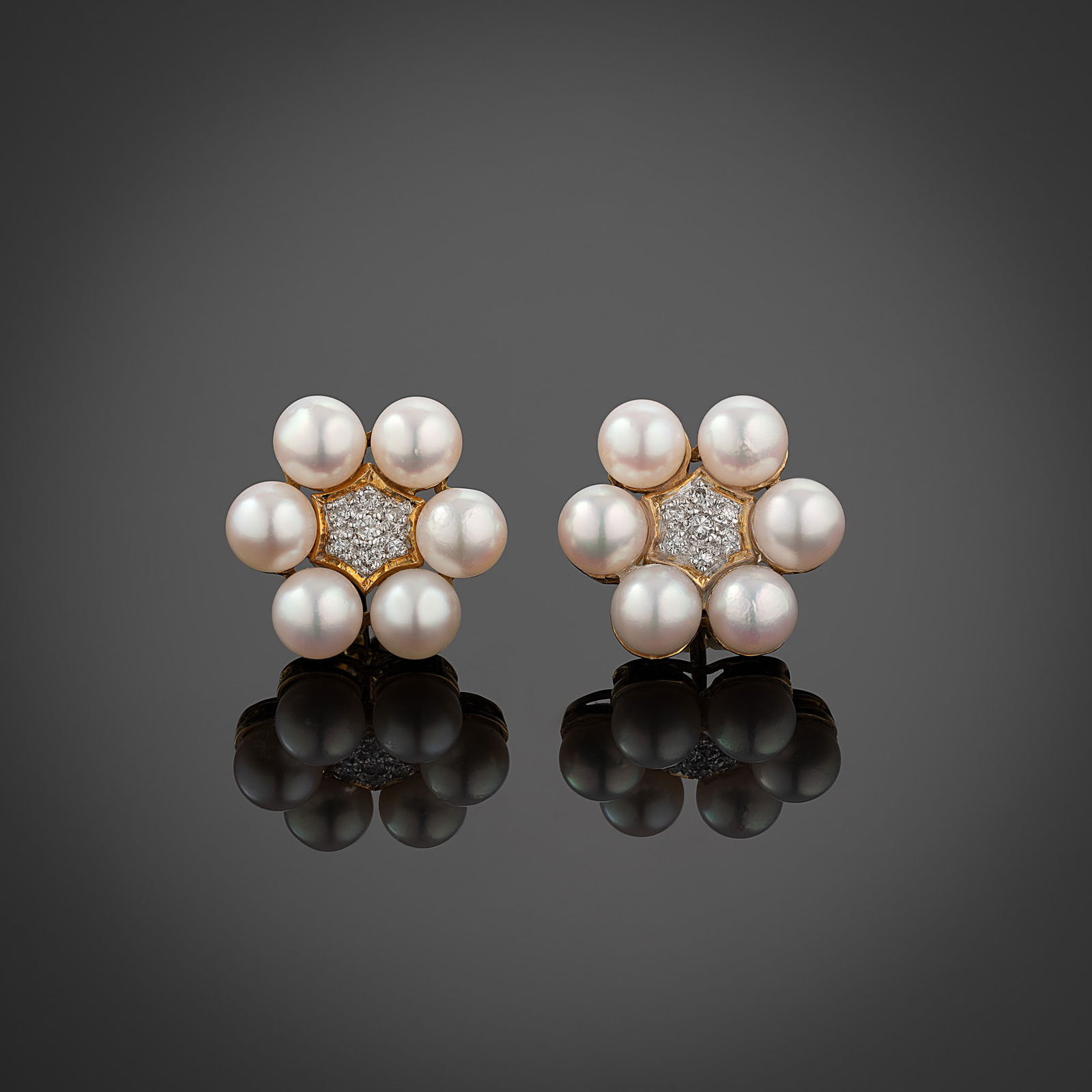 14 Carat Akoya Pearl And Diamond Cluster Studs: 18 carat white gold Akoya pearl necklace with heavy trigger style clasp Length 16mm Metal Type 14ct Yellow Gold Pearl Type Akoya Pearl Size 5-5.5mm Diamond Weight