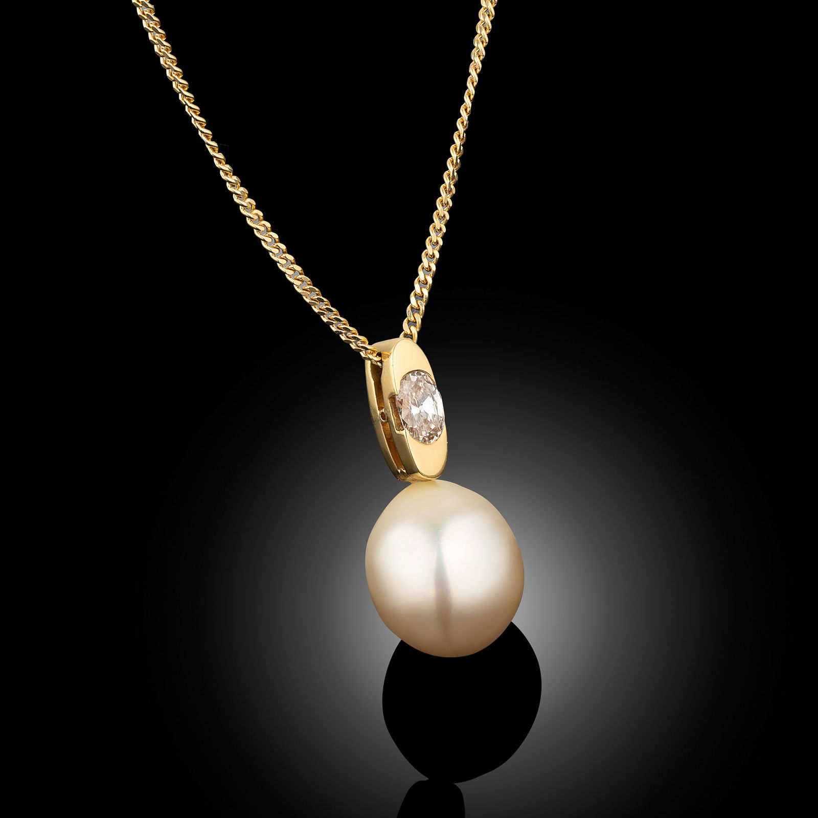 18 Carat Gold South Sea Pearl And Diamond Pendant Necklace - 2
