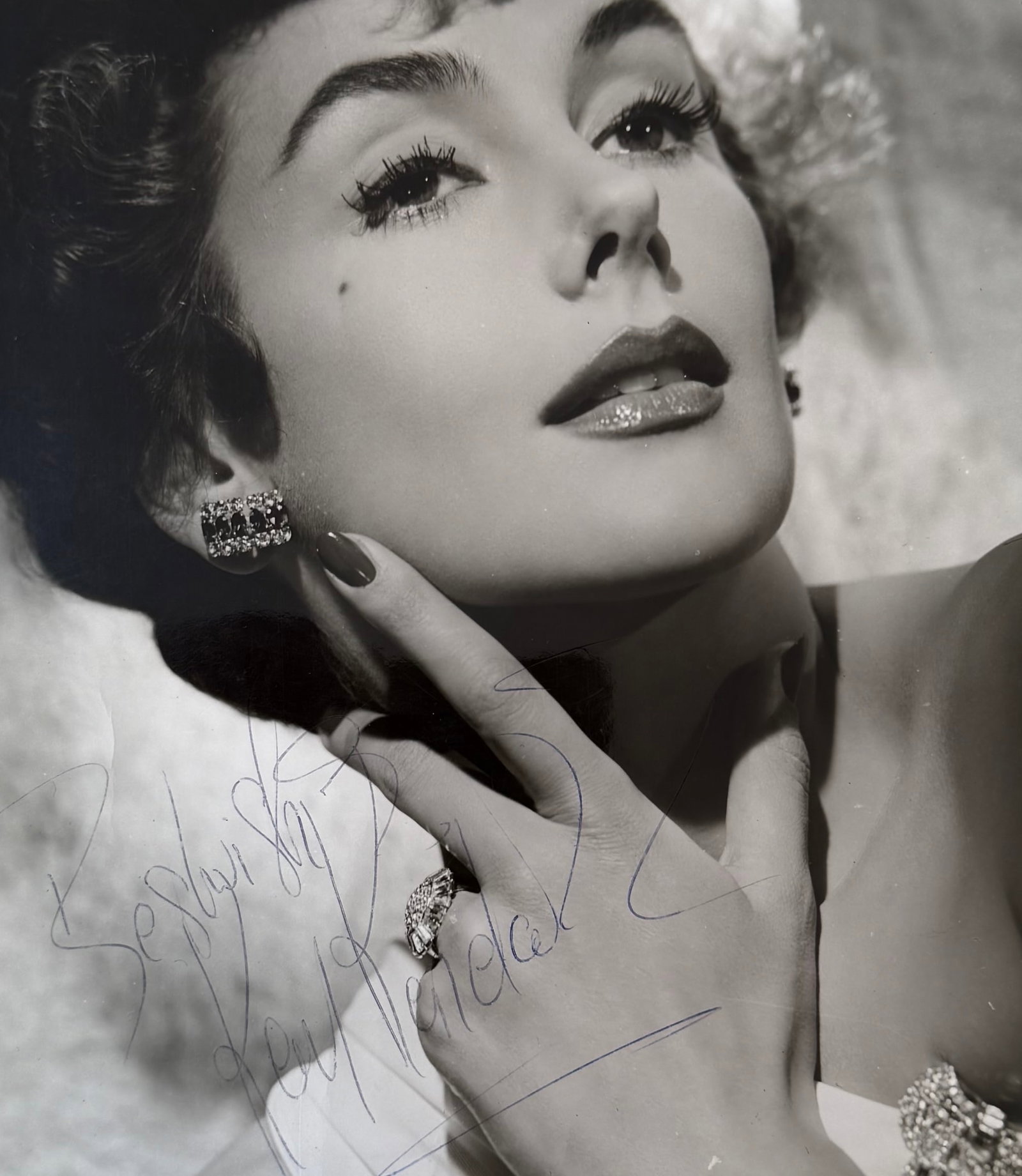 Kay Kendall, Hand Signed Framed 25cm x 20cm Original Film Photo. COA Supplied On All Items Upon: Kay Kendall, Hand Signed Framed 25cm x 20cm Original Film Photo. COA Supplied On All Items Upon Request
