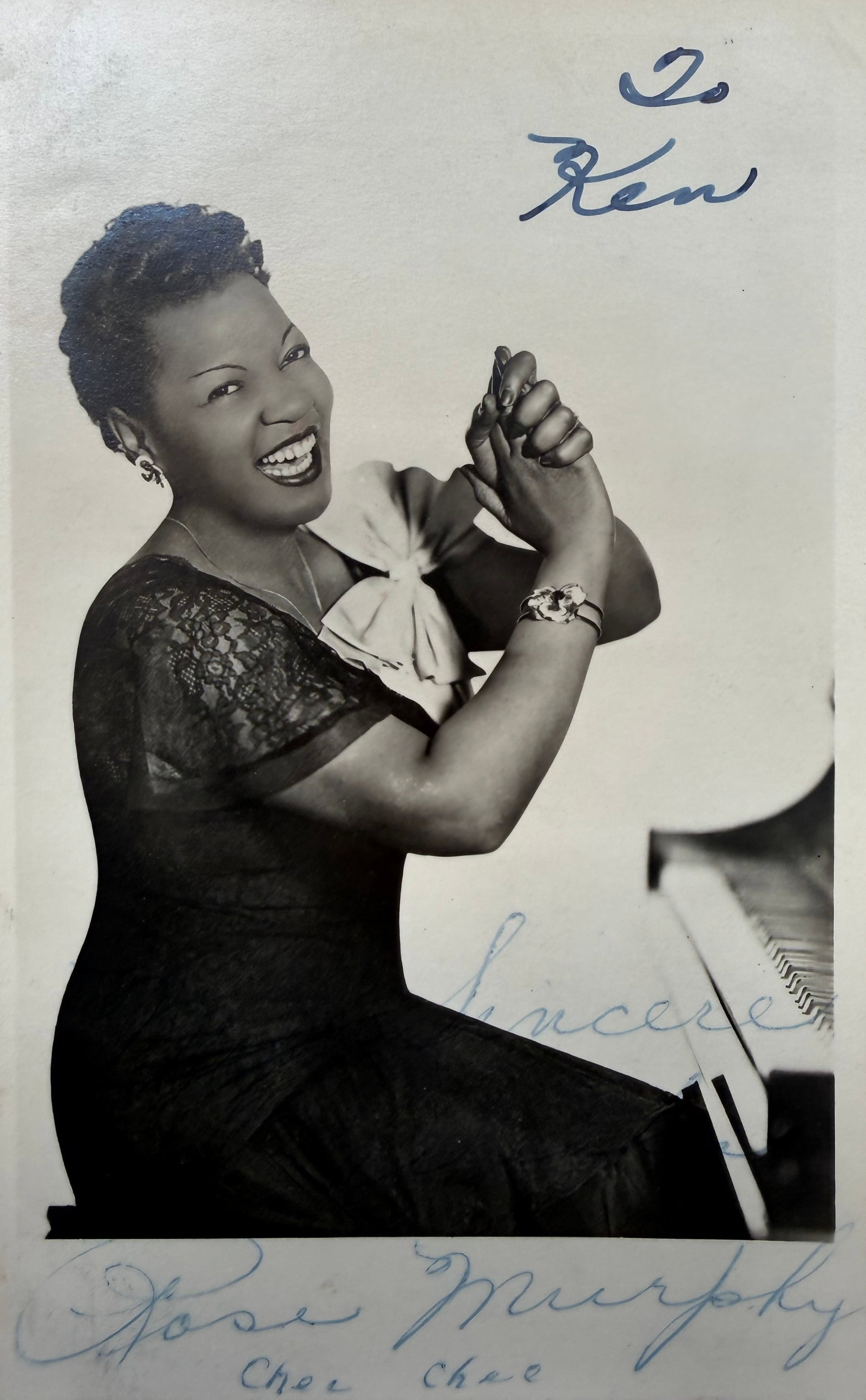 Mixed Lot (15 items) Of Hand Signed Photos of Stars from Stage, Screen and Music, Huge Resale - 9