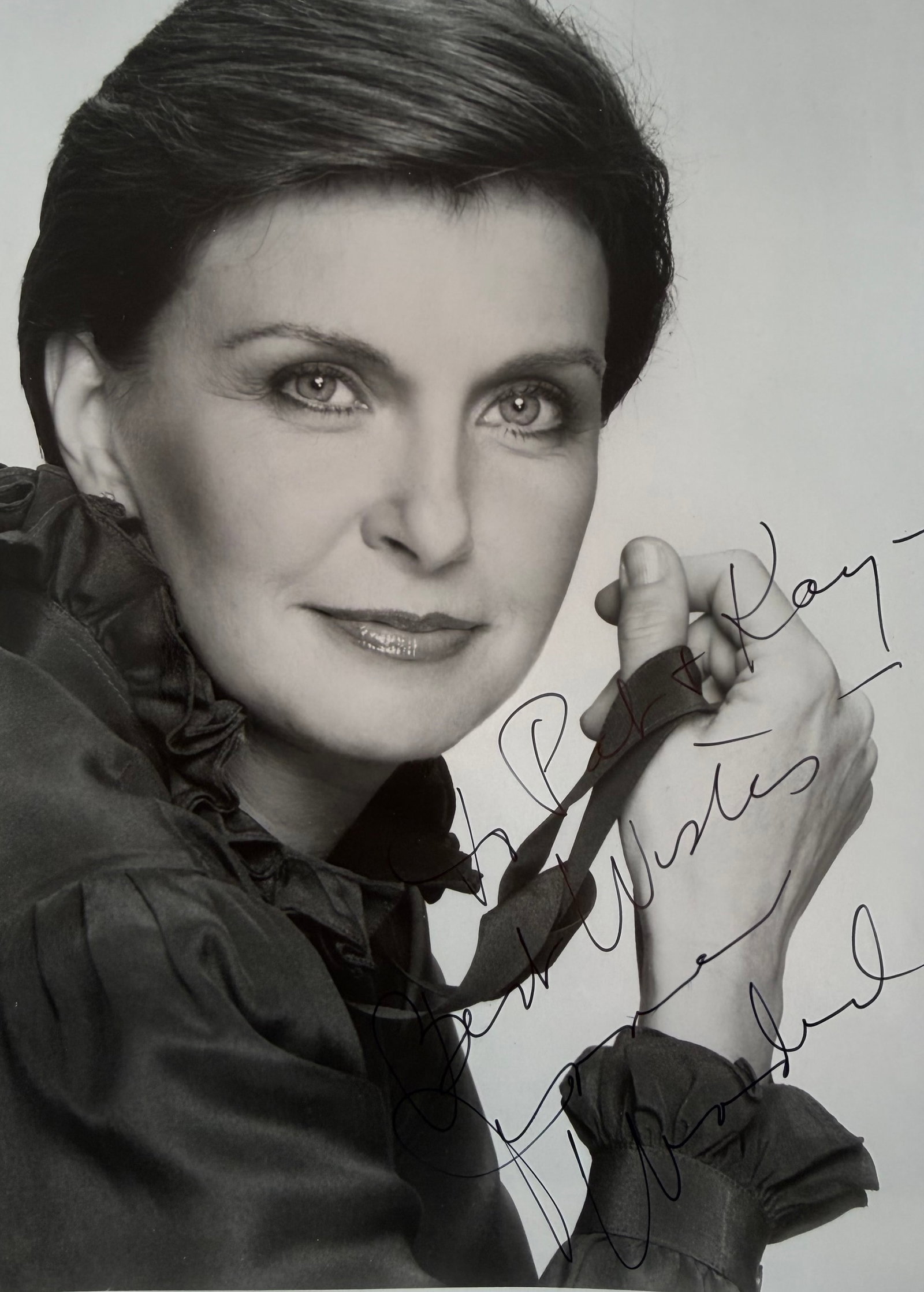 Joanne Woodward, Hand Signed 25cm x 20cm Official Publicity Photo. COA Supplied On All Items Upon: Joanne Woodward, Hand Signed 25cm x 20cm Official Publicity Photo. COA Supplied On All Items Upon Request