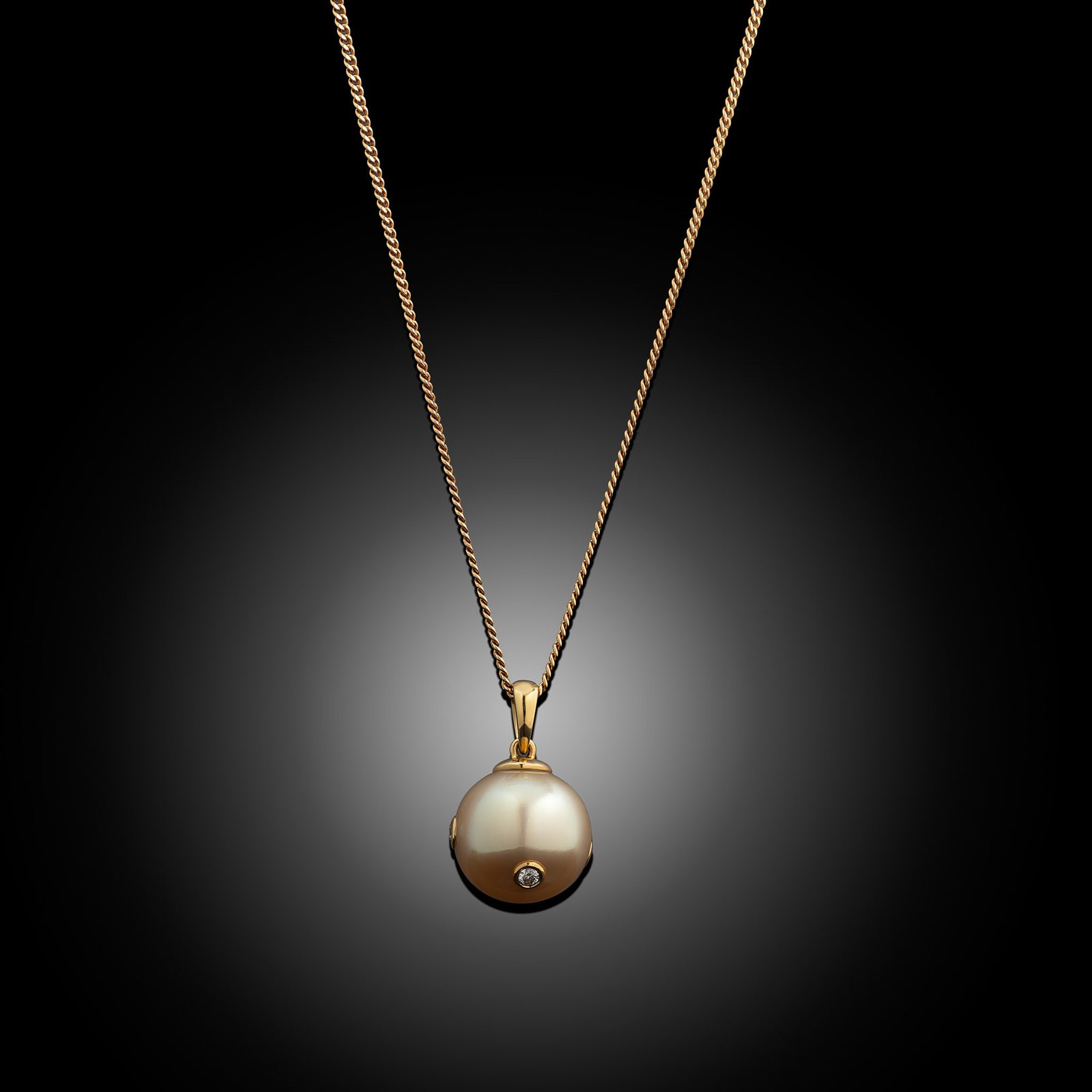 18ct Yellow Gold Indonesian South Sea Pearl & Diamond Pendant (1 of 3)