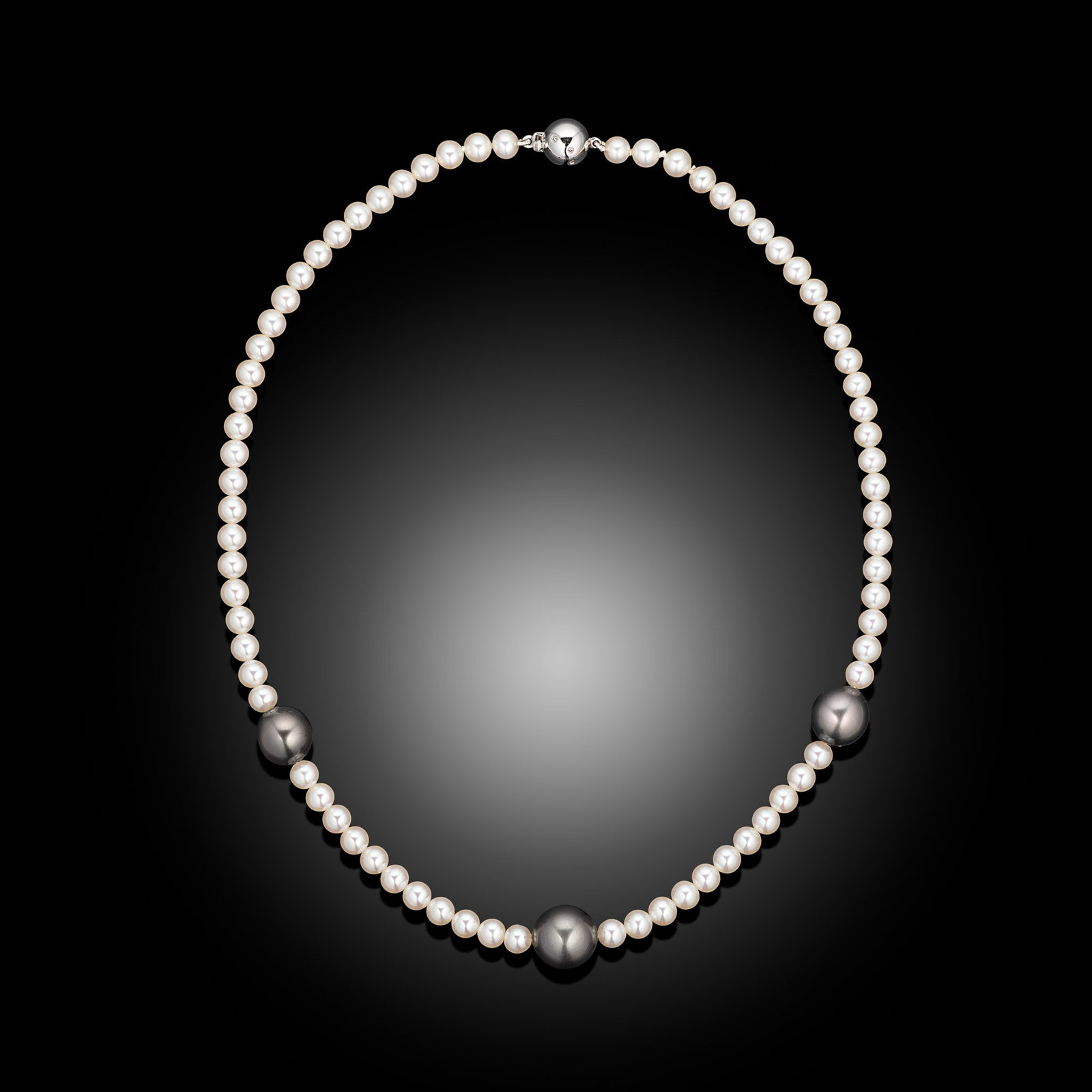 18ct White Gold Diamond Set Clasp Akoya & Tahitian Pearl Necklace: 18ct white gold scattered diamond clasp with Akoya and Tahitian pearl necklace Item Length: 16inch Drop Length: N/A Metal Type: 18ct White Gold Pearl Type: Akoya & Tahitian Pearl Size: 5-5.5mm/10.