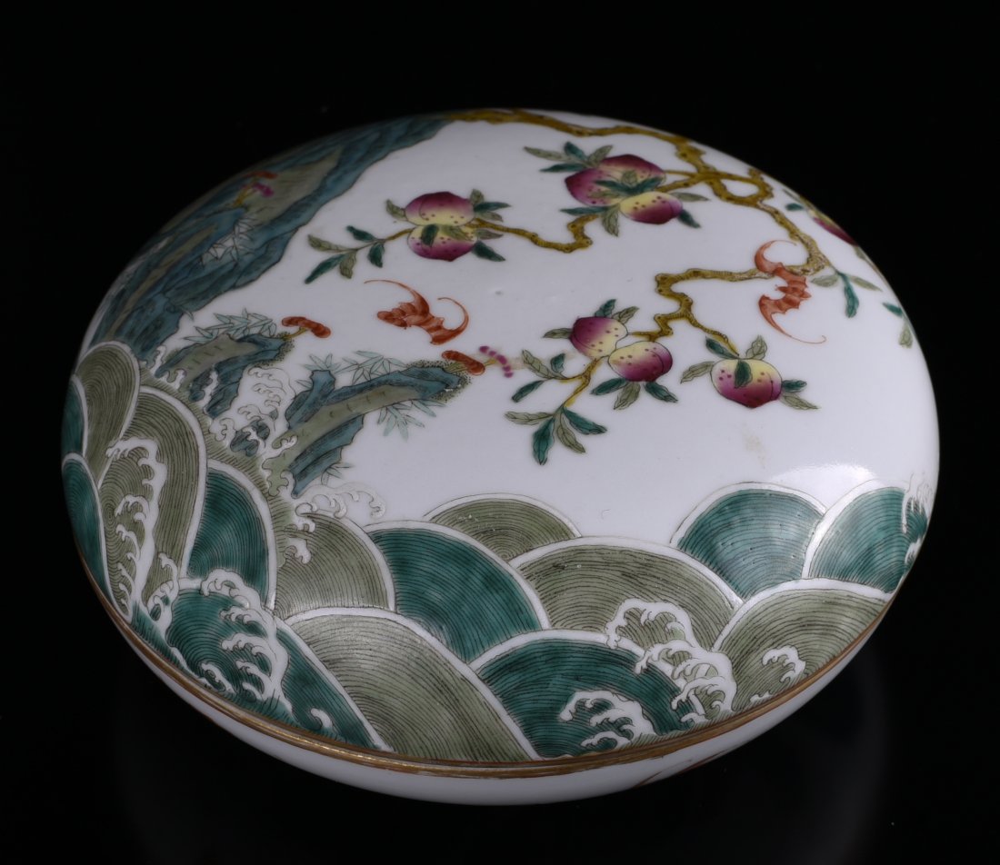 CHINESE FAMILLE ROSE INK BOX: CHINESE FAMILLE ROSE INK BOX. D: 6"