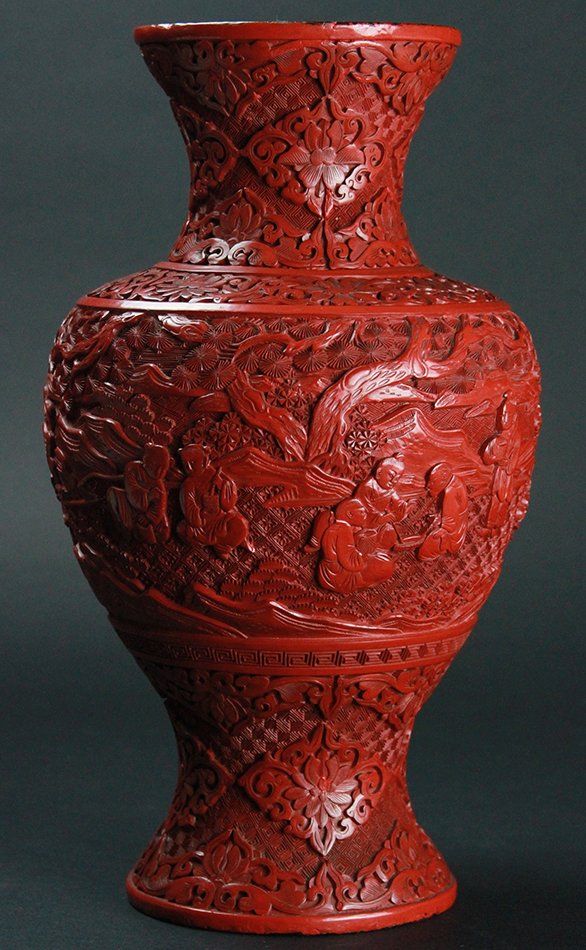 ANTIQUE CHINESE CINNABAR VASE (1 of 6)