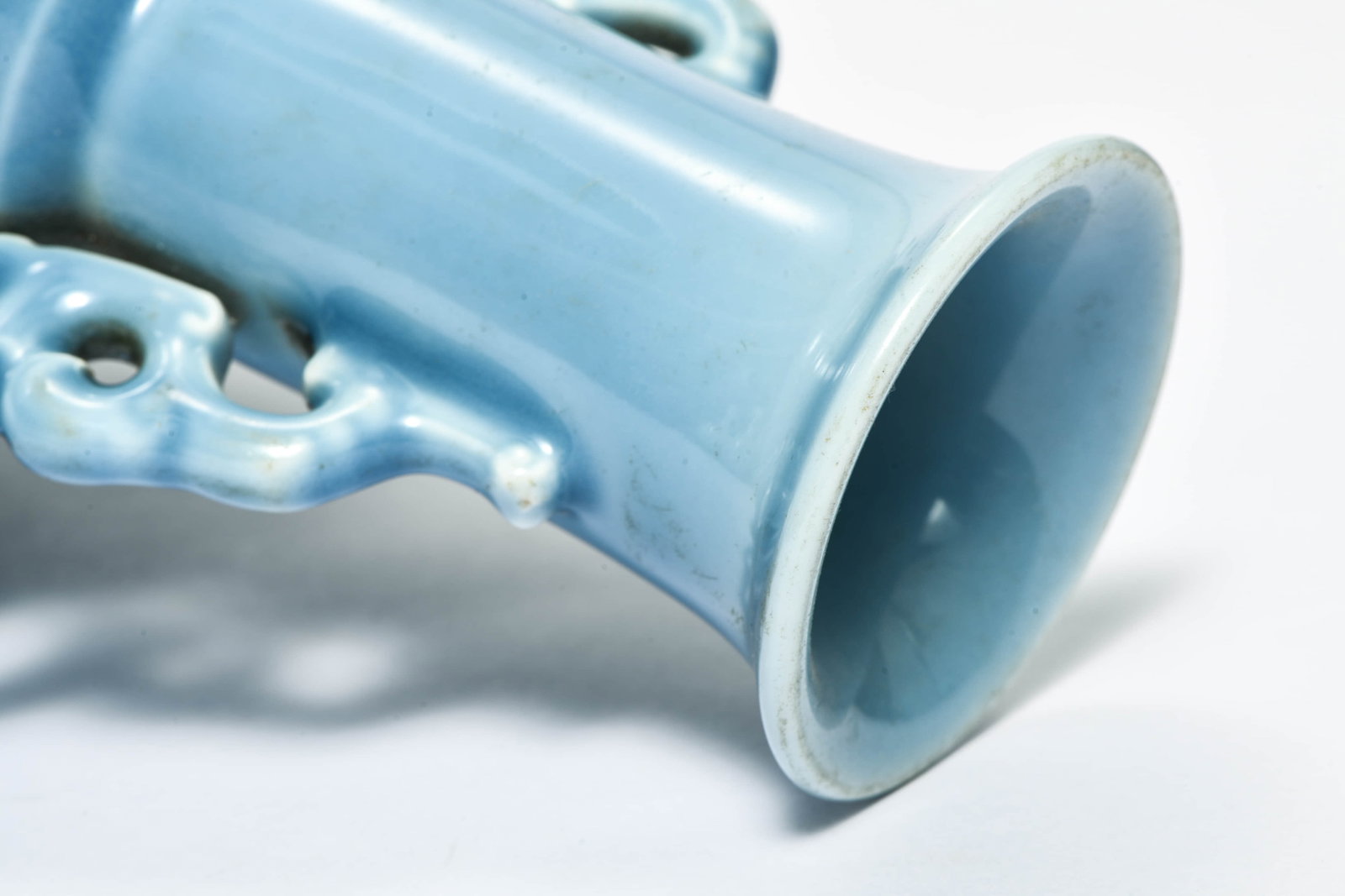 A sky-blue glazed two-handled vase - 4