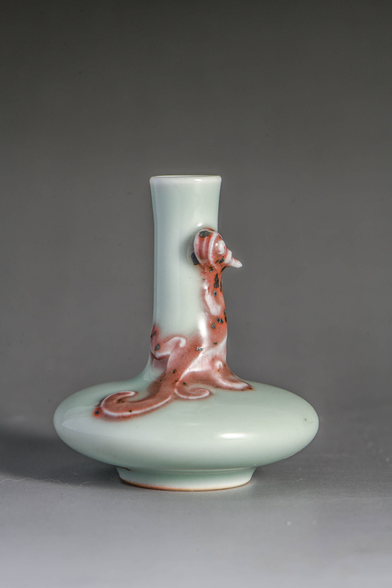Greenish-blue Glazed Stamped Scroll-tooth Pattern Small Bottle - 3