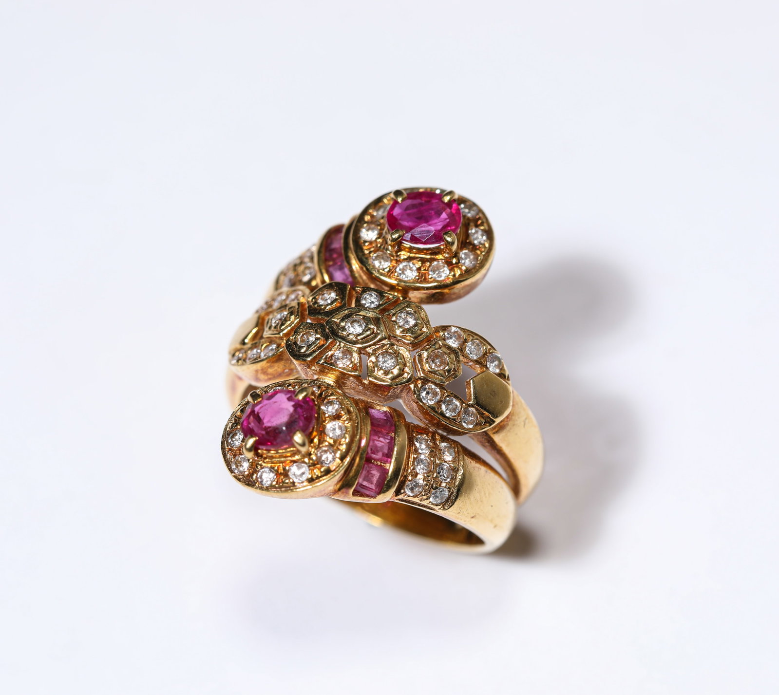 A RUBY AND GOLD RING - 2