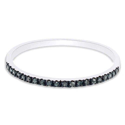 WHITE-METAL BLACK STONE ETERNITY-STYLE BAND RING: WHITE-METAL BLACK STONE ETERNITY-STYLE BAND RING Description: A slender white-metal band set across the upper circumference with a continuous line of small dark stones.