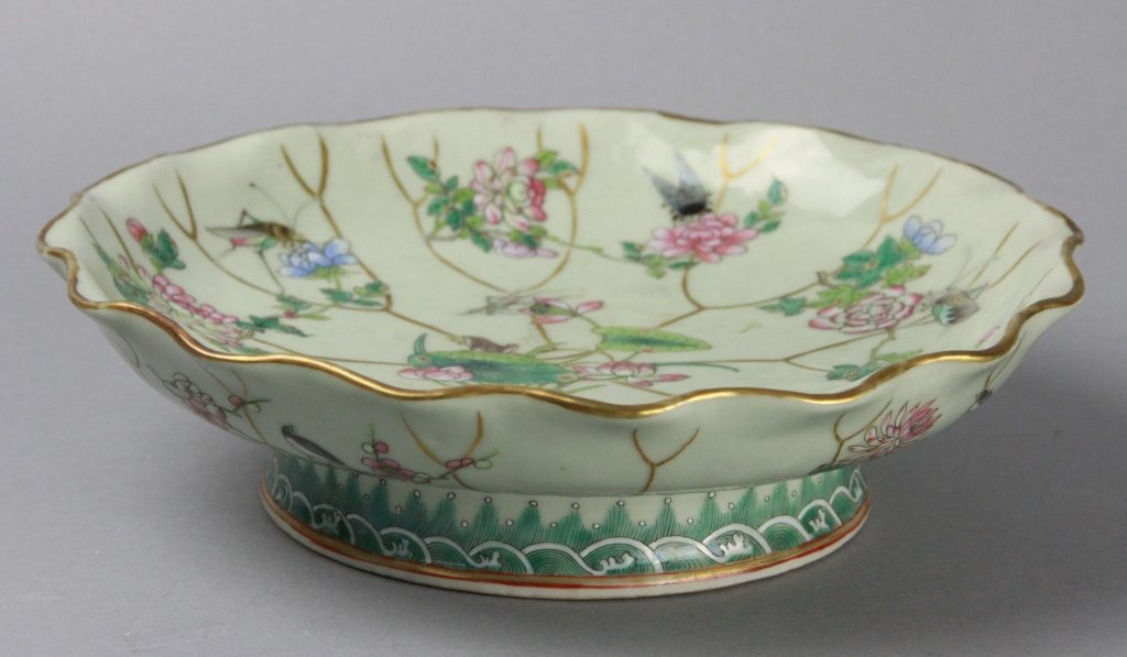 A Celadon-Ground Underglaze Blue Bowl (1 of 6)