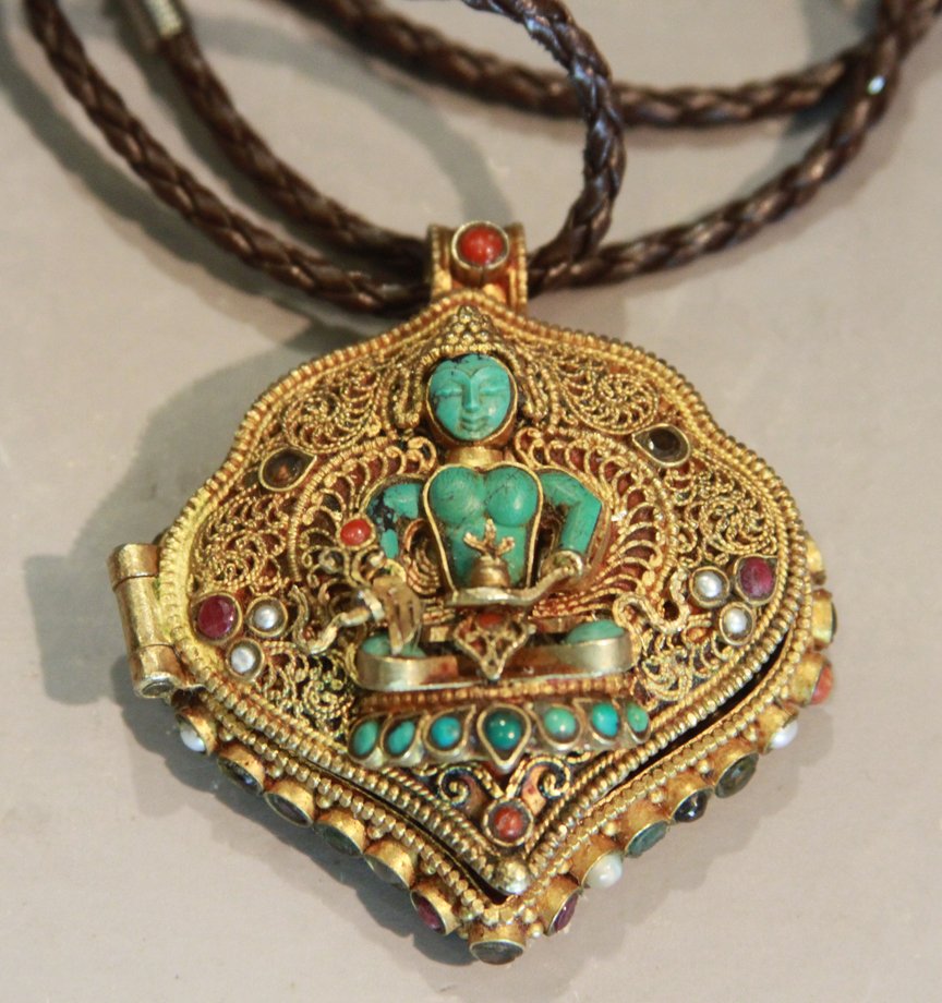Antique tibetan gold gilted pandant (1 of 7)