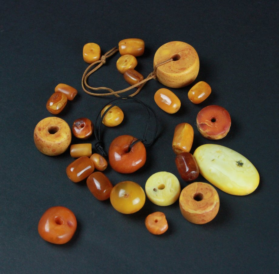 Antique Amber beads (1 of 5)
