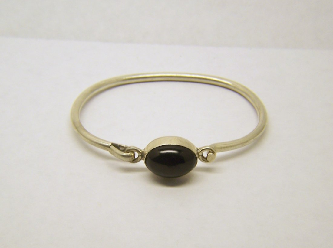Mexican sterling silver onyx bracelet (1 of 2)