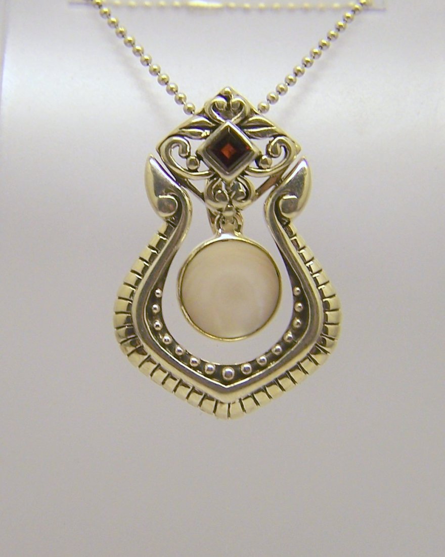 SX sterling silver garnet mother pearl pendant (1 of 2)