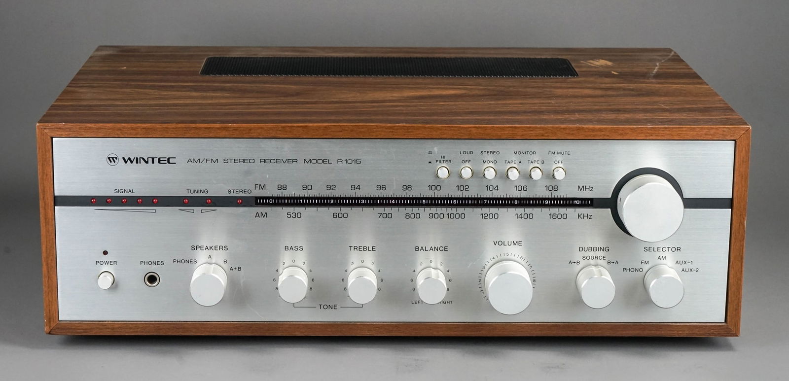 Wintec AM/FM Stereo Receiver Model R1015 (1 of 5)