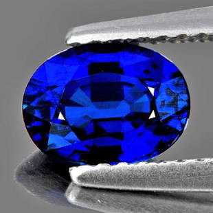 Natural Royal Blue Kashmir Sapphire 1.10 Cts: Natural Royal Blue Kashmir Sapphire 1.10 Cts; SHAPE : Oval; SIZE ( L x W x D ) : 6.87 x 4.92 x 3.84 mm; QUANTITY : 1 pieces; COLOR : Royal Blue AAA Color; ORIGIN : Kashmir , ; HARDNESS : 9; LUSTER
