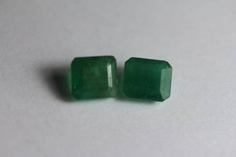Natural Forest Green Emerald Pair 7.40 Cts: Natural Forest Green Emerald Pair 7.40 Cts ......100% natural earth mined....size 8 x 9 mm; Origin - Zambia