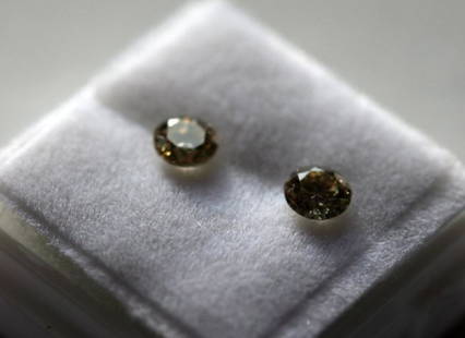 0.68 Ct Light Green Natural Diamond Pair - SI2: 0.68 Ct Light Green Natural Diamond Pair...100% natural earth mined....no treatment....Good luster; msrp 4900