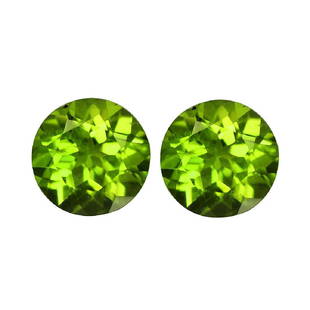 Natural Peridot Pair 5.60 cts - VVS: Natural Peridot Pair 5.60 cts - VVS/VS quality; Size:9 MM; 100% earth mined..from Pakistan.completely free from any treatment; top luster fire