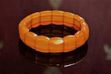 Vintage Natural Butterscotch Egg Yolk Amber Bracelet: Vintage Natural Butterscotch Egg Yolk Amber Bracelet.....16.1 grams