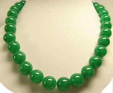 Green jade Necklace: Green jade Necklace....12 mm beads; 18 inch length