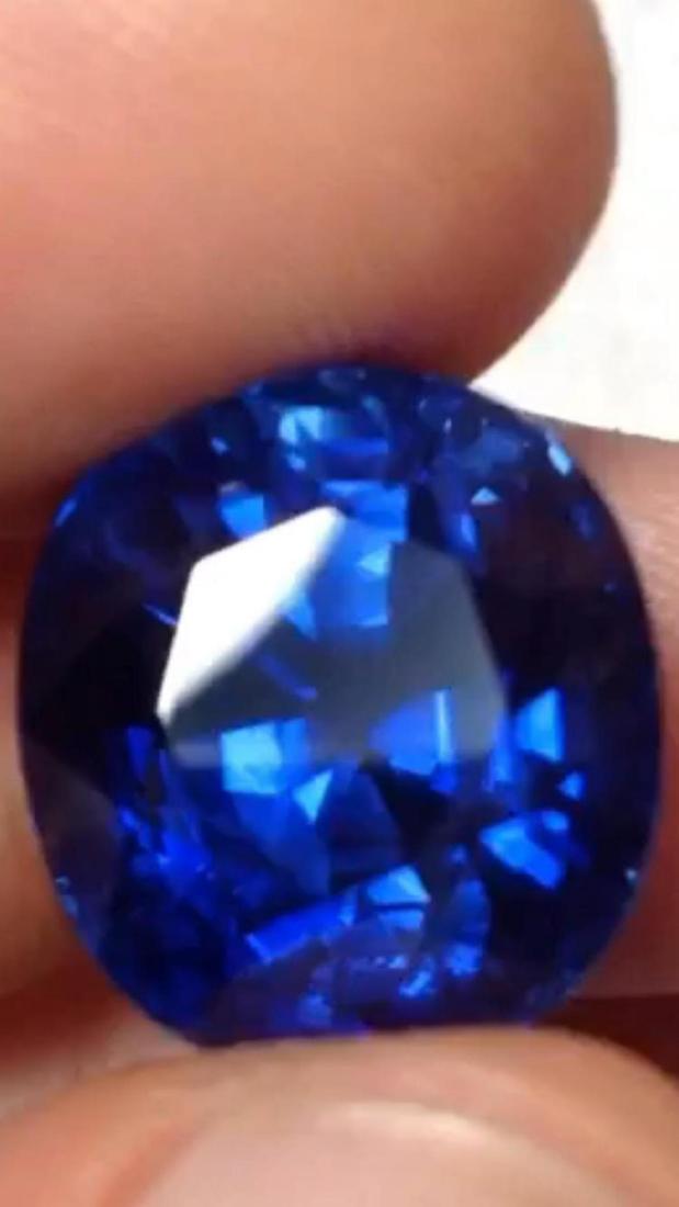 Natural Untreated Royal Blue Burma Sapphire 20 Ct GRS