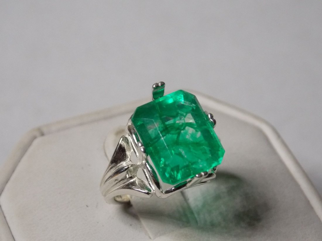 BEAUTIFUL 10.52 CT CERTIFIED NATURAL EMERALD RING (1 of 5)