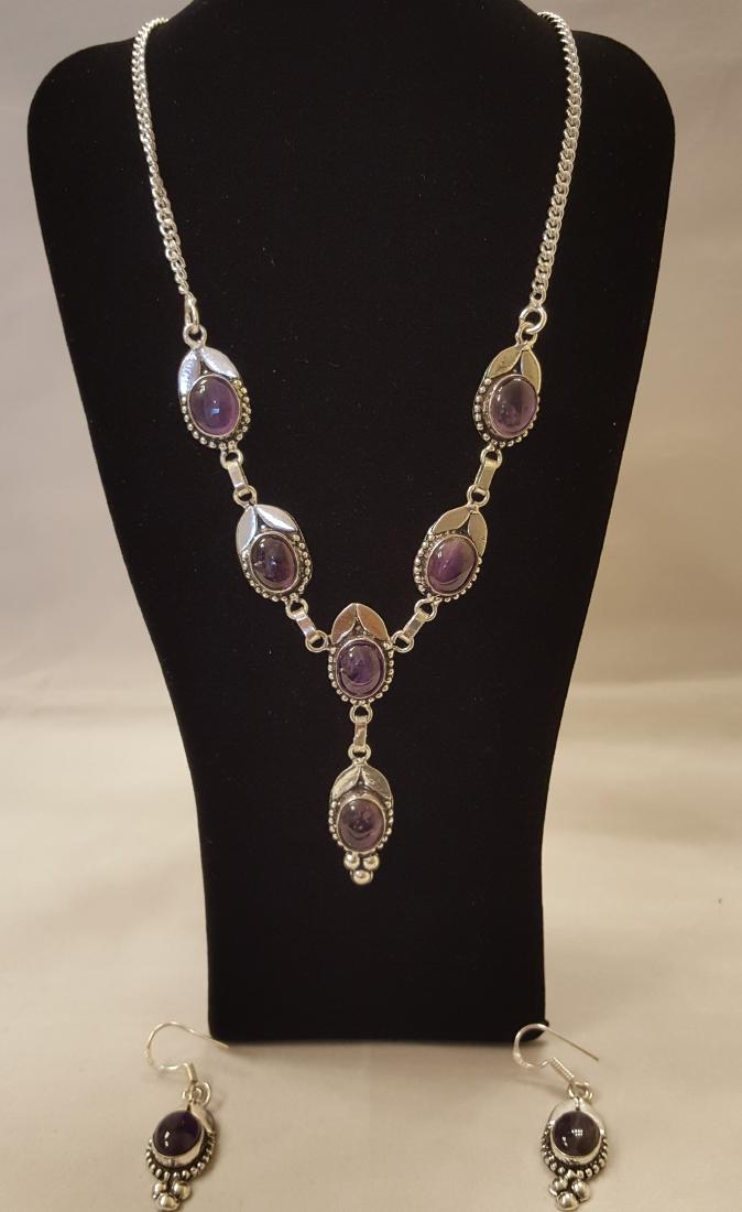BEAUTIFUL 42 CT AMETHYST NECKLACE. (1 of 5)