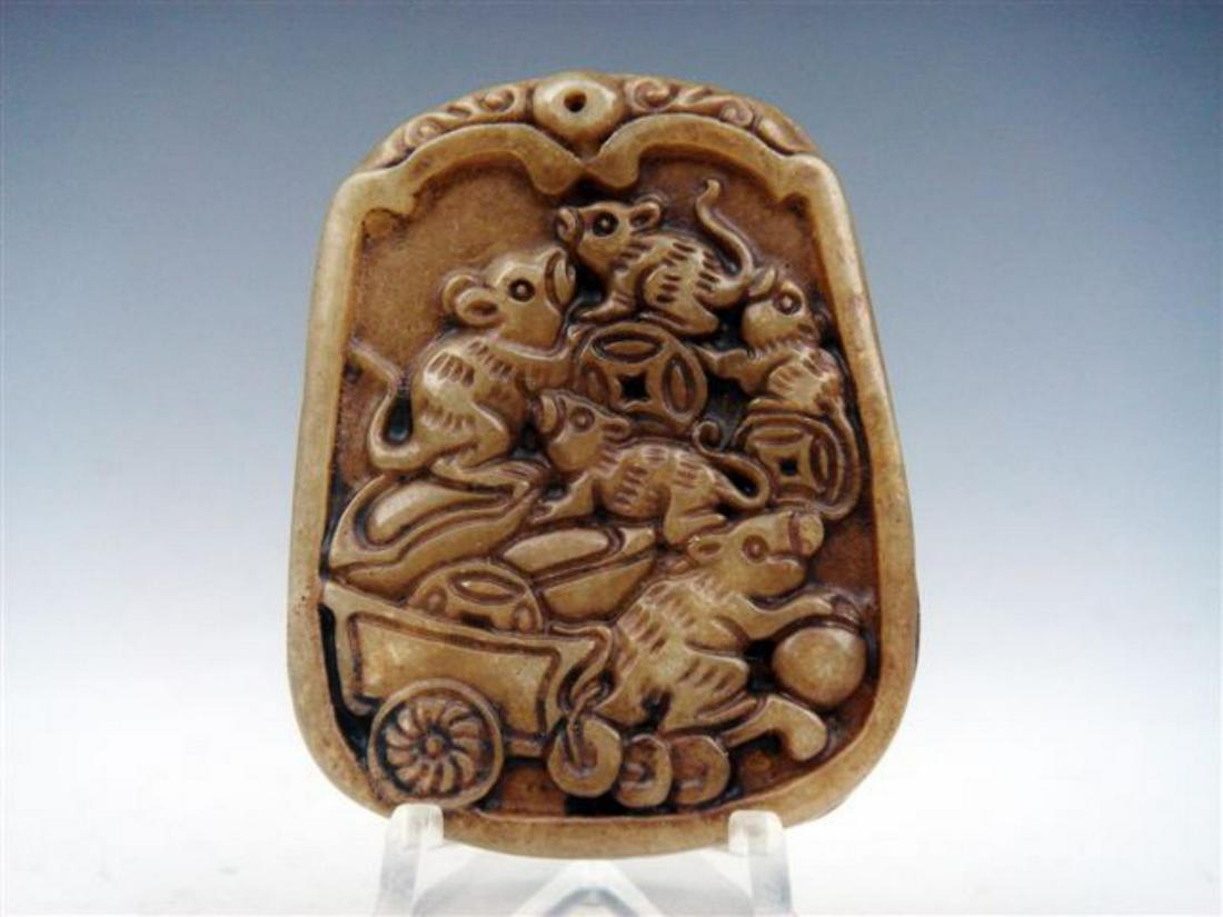 Chinese Jade Mouse Family Steal Treasure Pendant (1 of 3)