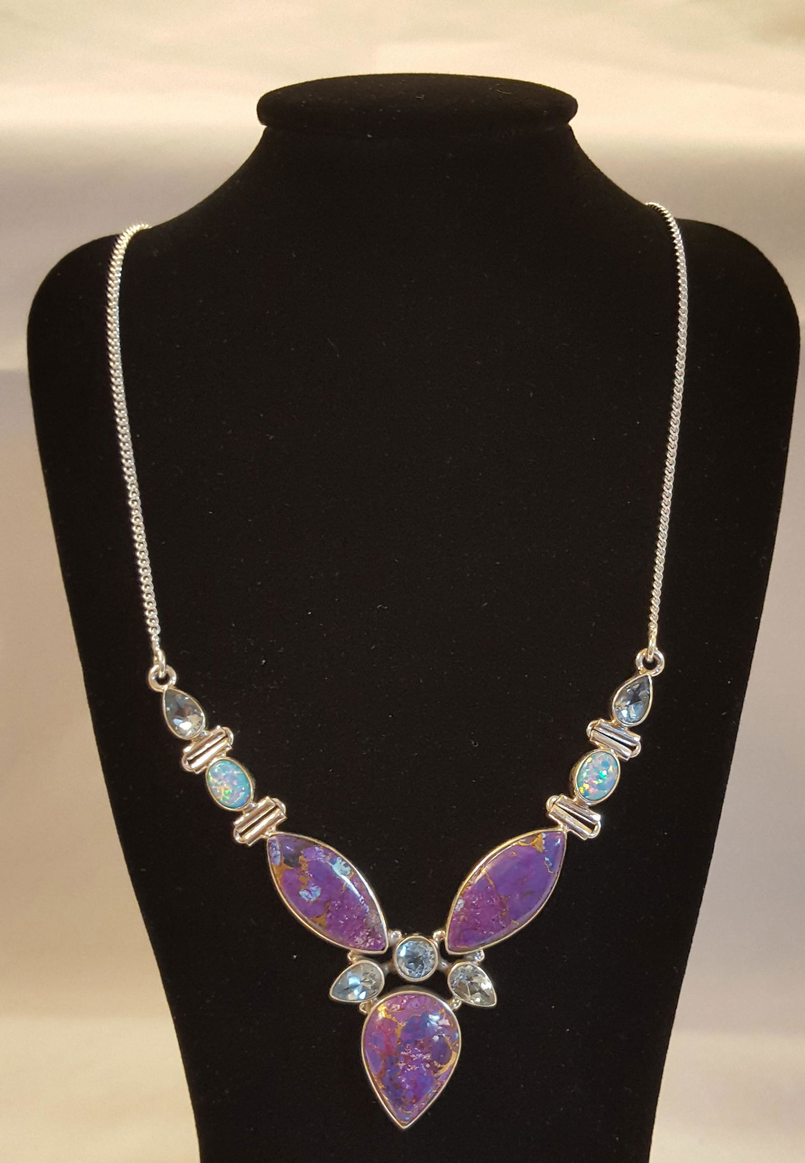 BEAUTIFUL ARIZONA LAVENDER TURQUOISE COPPER  NECKLACE. (1 of 5)