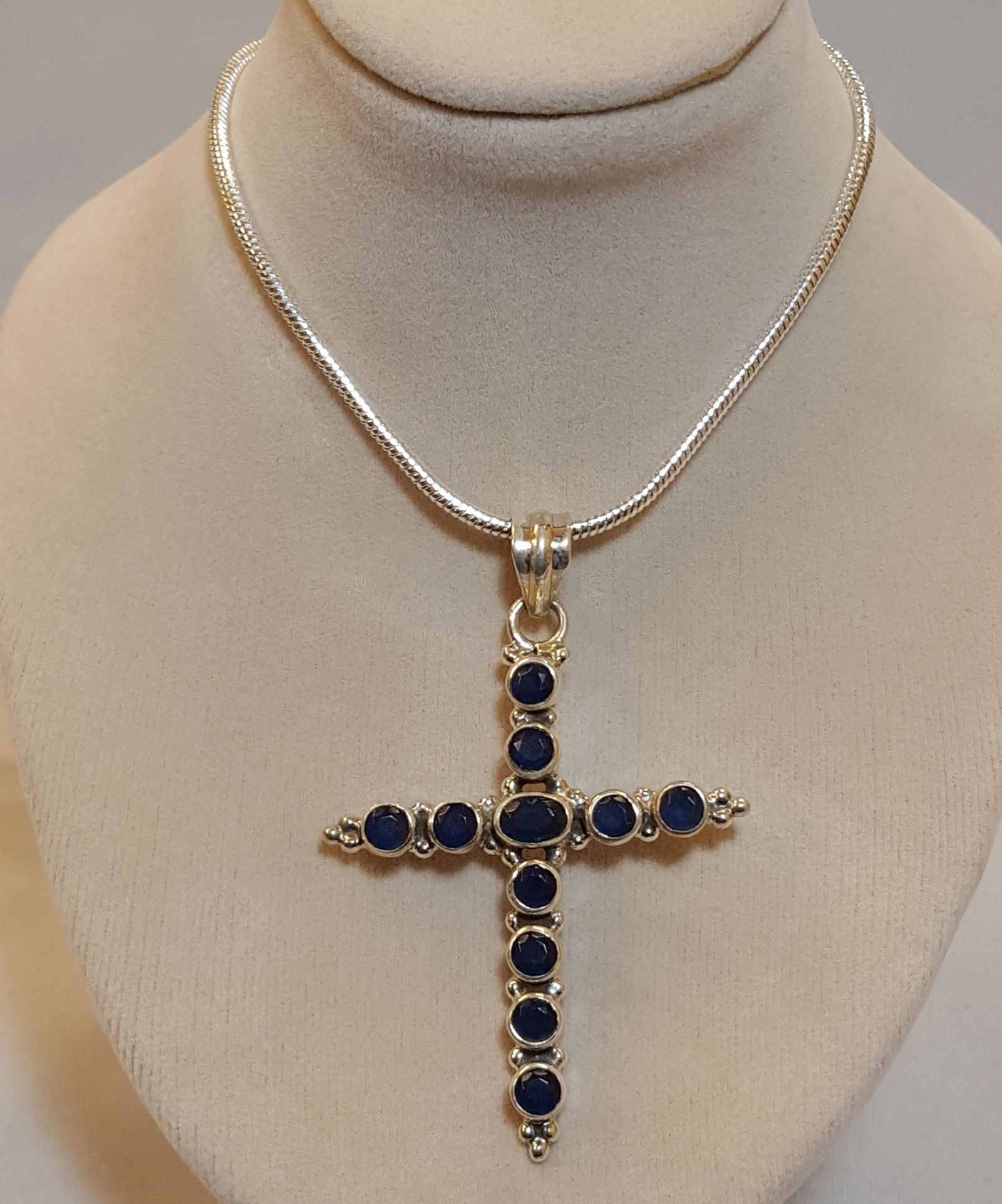 BEAUTIFUL 10.75 NATURAL BLUE SAPPHIRE CROSS PENDANT (1 of 6)
