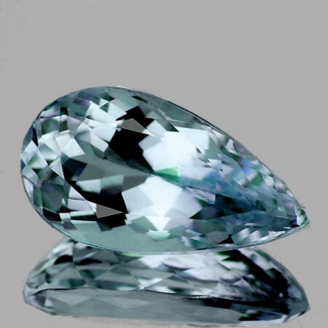 Natural Santa Maria Blue Aquamarine {Flawless-VVS1}: Natural Aquamarine; SHAPE : Pear SIZE ( L x W x D ) : 13.52 x 7.11 x 4.65 mm; QUANTITY : 1 piece; COLOR : Santa Maria Blue; CLARITY : Flawless-VVS1 AAA Grade; ORIGIN : Santa Maria de Itabira; HARDNESS