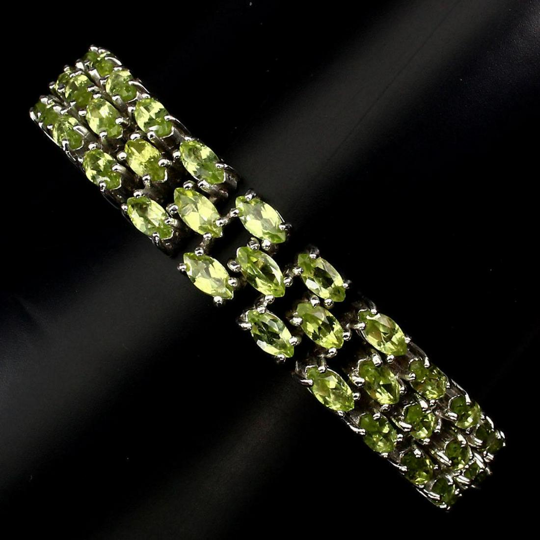 Natural Top Rich Green Peridot 154.33 Ct Bracelet (1 of 3)