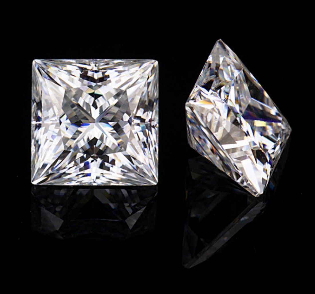Stunning Princess Lab Diamond 8.00 MM - VVS: Stunning Princess moissanite / Lab Diamond 8.00 MM - VVS.....E/F color ...Size - 8.00 MM.. and 100% Test Positive with Diamond Tester...